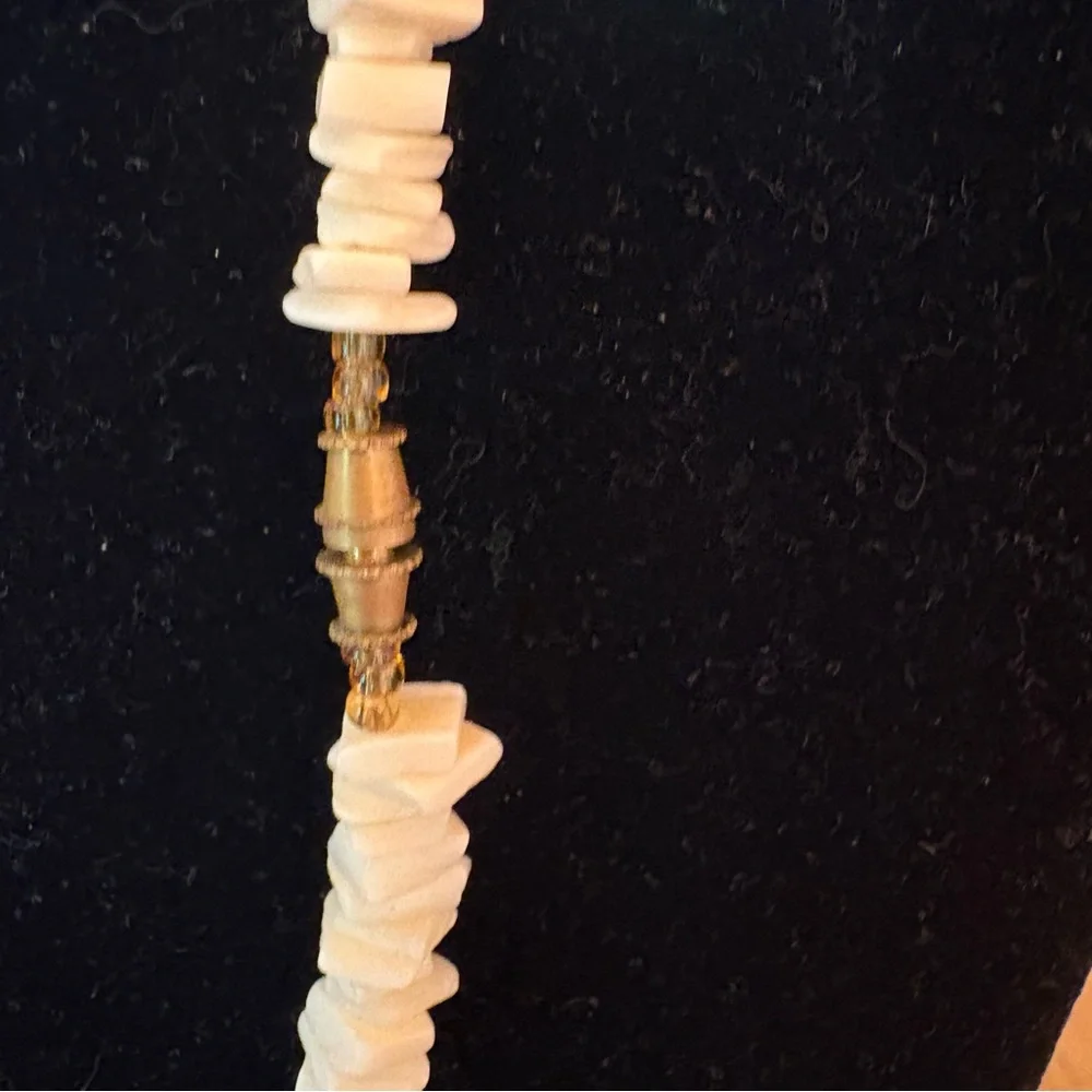 Shell Necklace - Picture 3 of 3